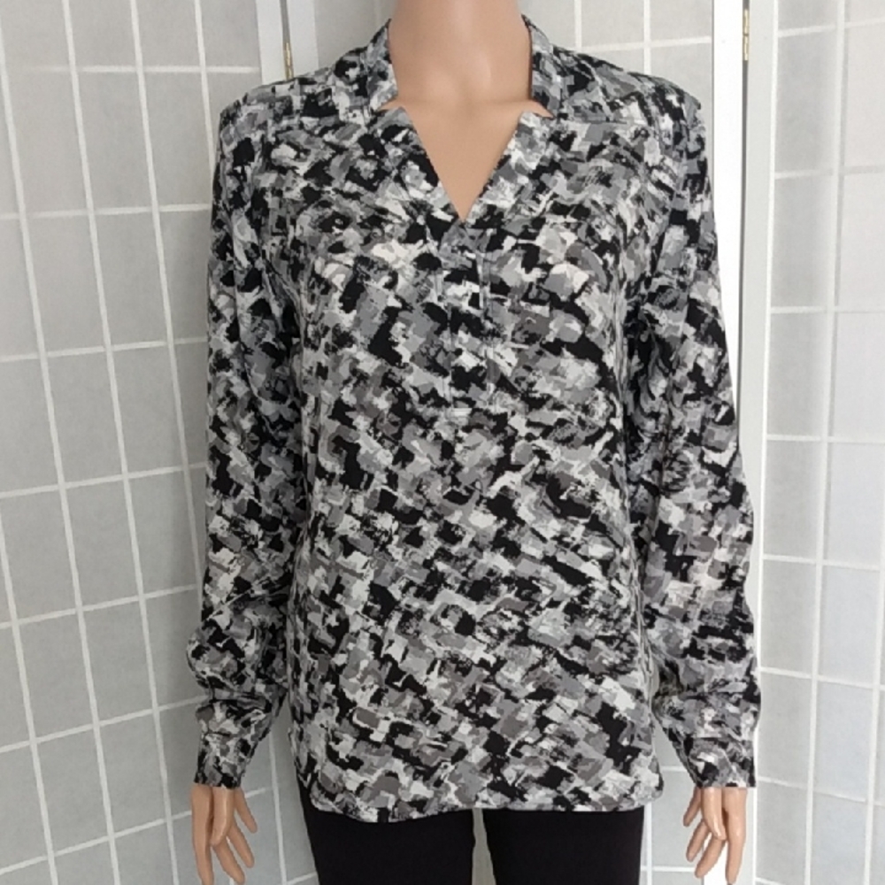 Jones Studio Black, White‎ And Gray Abstract Blouse Women's Medium Long Sleeves